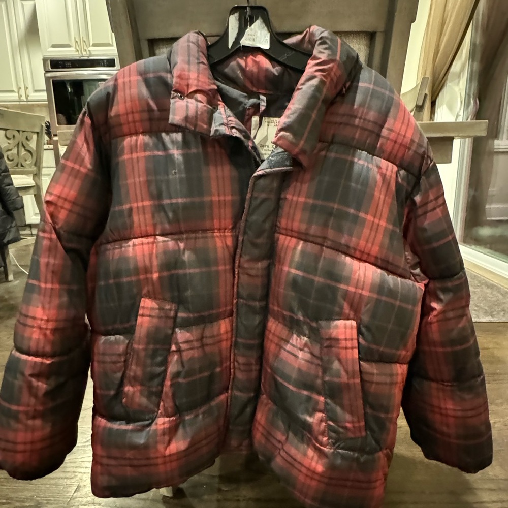 Zara Boys Black & Red Winter Puffer Coat
Size 13/14
